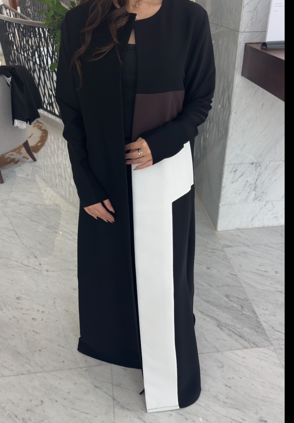 Linear abaya