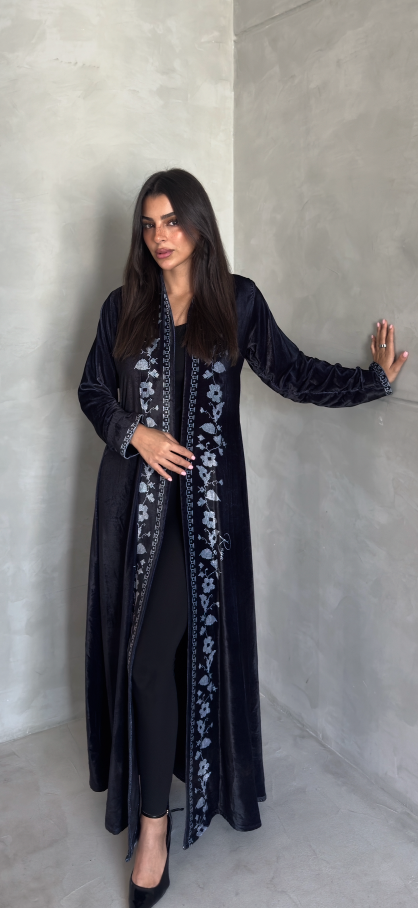 Naya abaya in black
