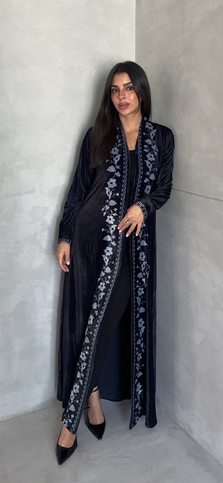 Naya abaya in black